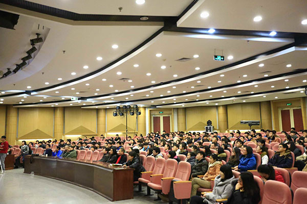 “刘勃麟艺术十年回顾”讲座在山艺长清校区图书馆报告厅举行