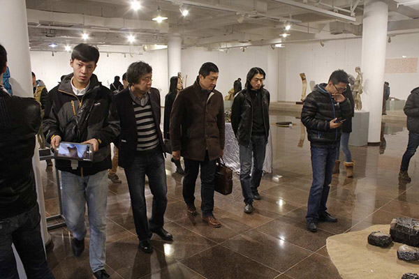 山东艺术学院雕塑教学成果展在青岛开幕
