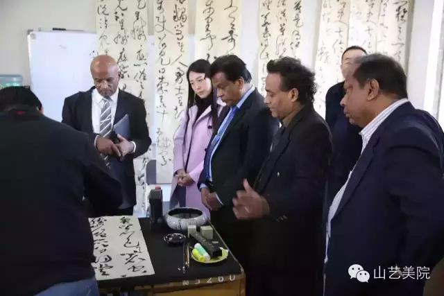 斯里兰卡科伦坡视觉和表演艺术大学一行访问山艺美术学院