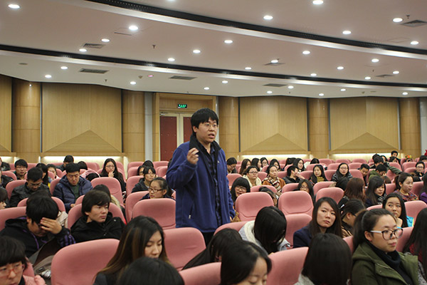 “齐鲁大讲坛”2014文化艺术讲坛之“锄头掘出的历史--中国早期绘画史的重建”讲座在长清校区图书馆报告厅举行