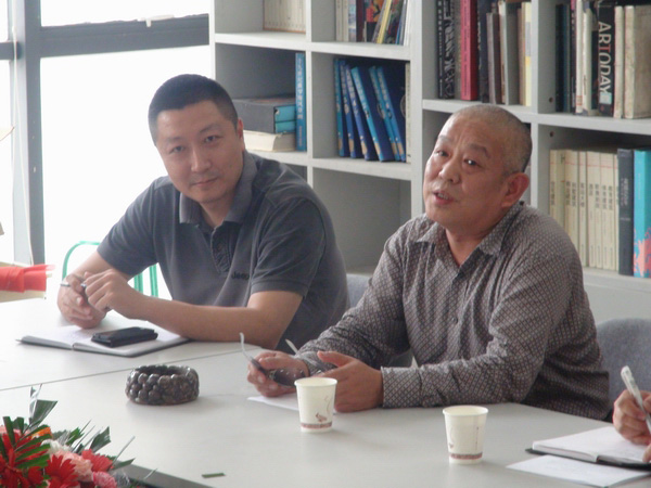 张志民院长与美术学院教师共同庆祝教师节