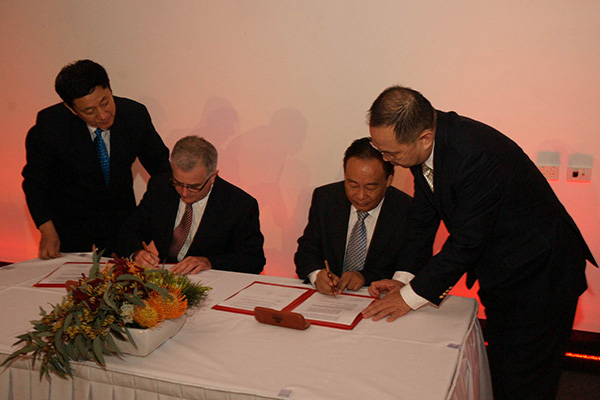 山东艺术学院李宗伟书记率队出访澳大利亚哥利菲斯大学