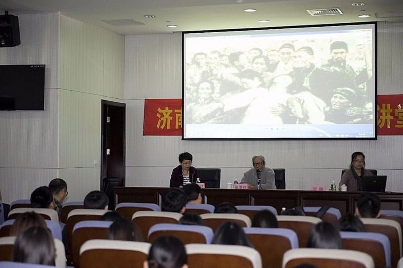 “能捉到大蟋蟀的地方”张洪祥先生艺术讲座成功举办