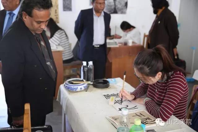 斯里兰卡科伦坡视觉和表演艺术大学一行访问山艺美术学院