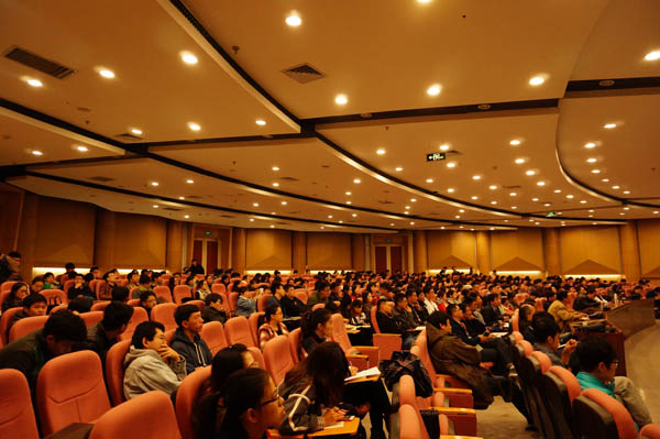 美术学院“名家论艺”精品学术系列讲座——《绘画章法解析》 在长清校区图书馆报告厅举行