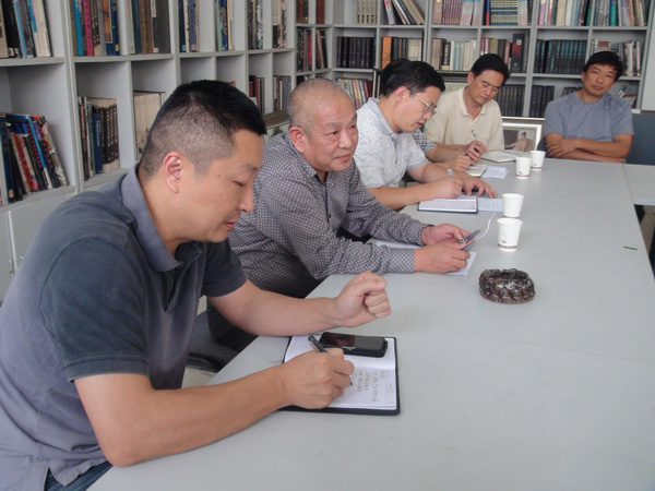 张志民院长与美术学院教师共同庆祝教师节